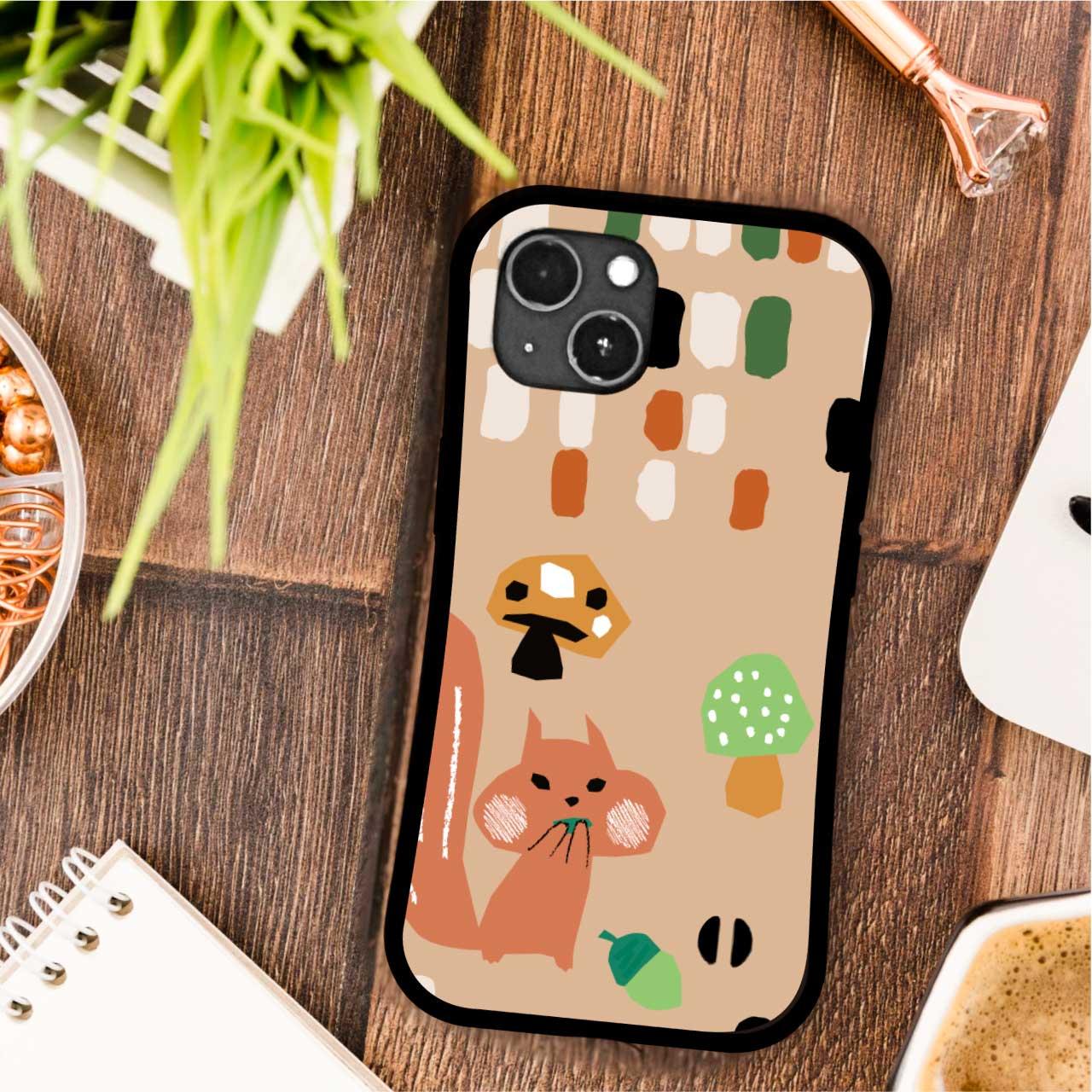 グリップケース リス と ドングリ  とキノコ イラスト 耐衝撃  iPhoneケース ストラップホール | 3枚目