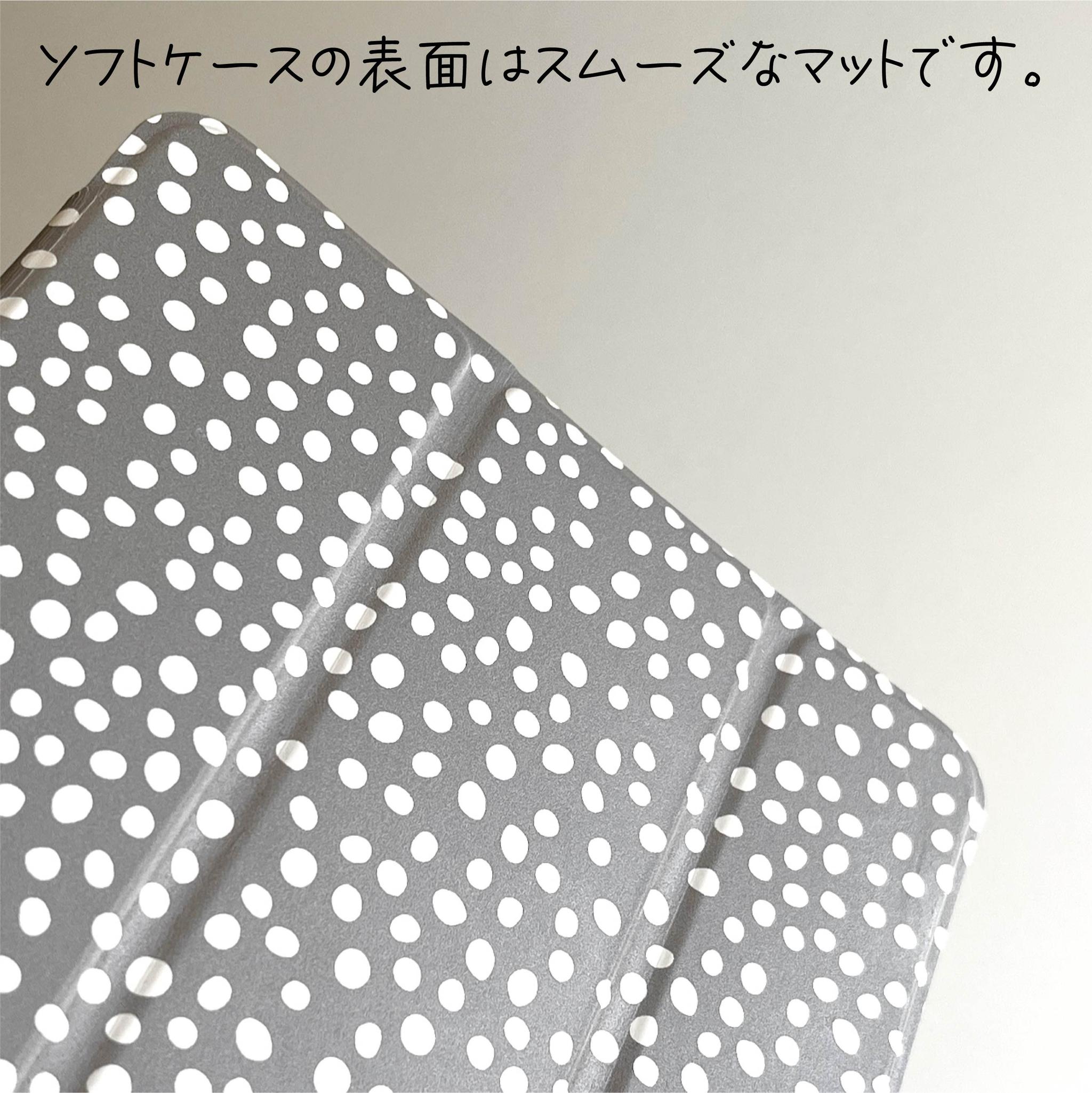 ダッシュする 犬 ✖️ ギンガムチェック  iPadケース ペン収納 軽量 背面クリア あいぱっどけーす スタンド機能 | 15枚目
