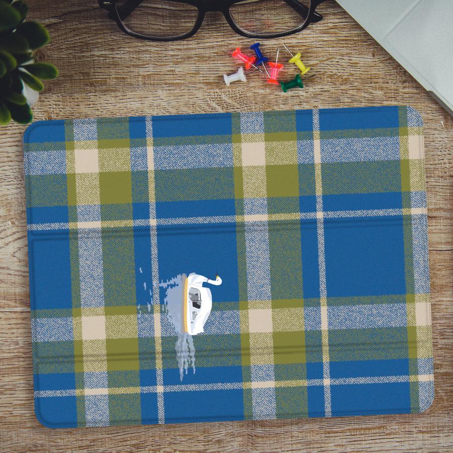 スワンポート ✖️ チェック  iPadケース ペン収納 軽量 背面クリア あいぱっどけーす スタンド機能 | 4枚目